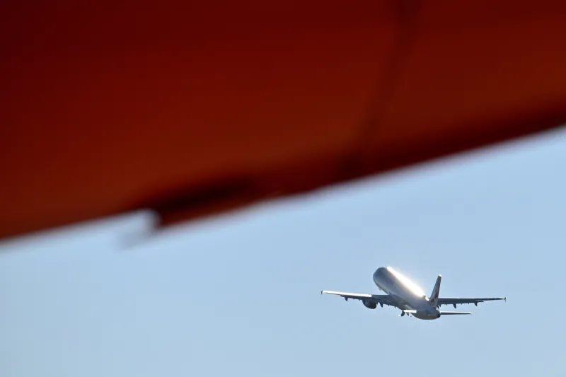 Slovence bodo re&scaron;evali s čarterskimi leti. Foto: Bobo