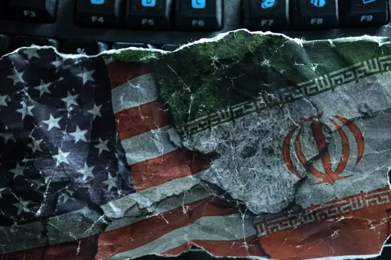 ZDA bombardirale iranski otok Harg, Teheran grozi z napadi na energetsko infrastrukturo. Foto: Canva