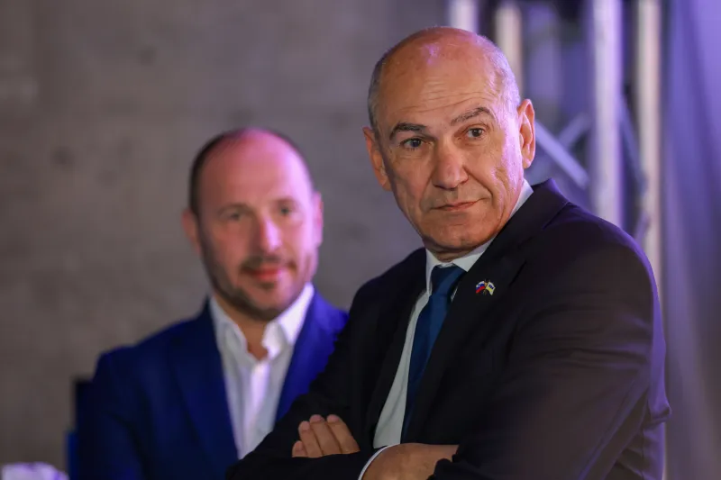 Novinarska konferenca predsednika NSi Jerneja Vrtovca in predsednika SDS Janeza Jan&scaron;e. Foto:Borut Živulović/F.a.Bobo