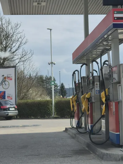 Črpalka brez goriva. Foto: Uredni&scaron;tvo