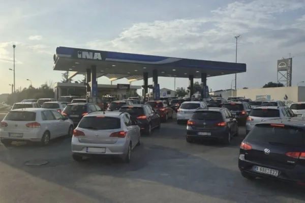 ina, črpalka, gneča