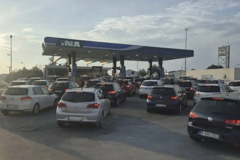 ina, črpalka, gneča