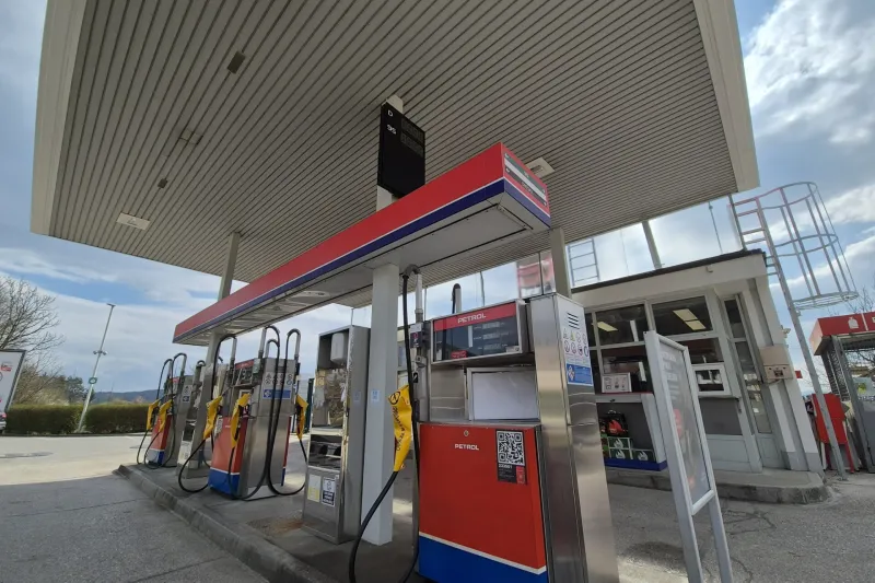 Črpalka brez goriva. Ena črpalka le za dizel za tovornjake. Foto: Uredni&scaron;tvo