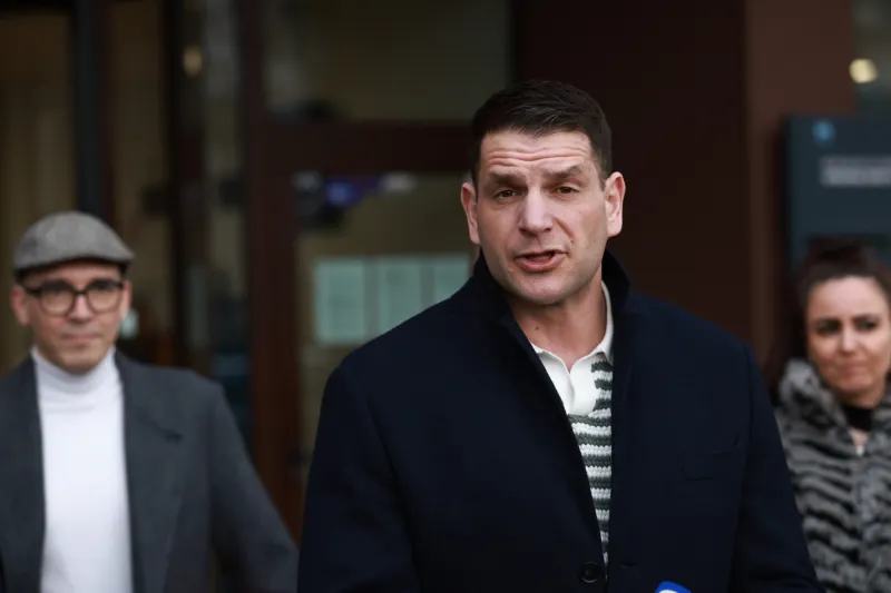 Slovenija,Ljubljana, 16.02.2026, 16. februar 2026?lani stranka Resni.ca bo v prisotnosti kandidatov za poslance vlo?ila svojo kandidaturo za dr?avnozborske volitve na Upravno enoto. Zoran Stevanovi? politika stranka, Foto:Borut ?ivulovi? /F.A.Bobo