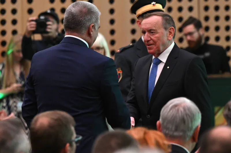 Slovenija, Brdo pri Kranju, 20.10.2025, 20. oktober 2025Vrh slovenskega gospodarstva, razprava o prihodnjem gospodarskem razvoju Slovenije, govor predsednica republike Nata&scaron;a Pirc Musar, Jože Colarič vročitev državnega odlikovanja zlati red za zasluge za izjemne zasluge pri razvoju slovenskega gospodarstva in farmacevtske industrije, predsednik GZS Tibor &Scaron;imonka, Vesna Nahtigal, ministri, Luka Mesec, Matjaž Han, Marko Lotrič, Igor Papič Foto:Žiga Živulović jr./F.A.Bobo