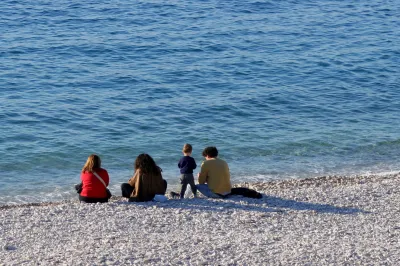 Domačini in tuji gosti se že zdaj spra&scaron;ujejo, kam se bodo pomaknile cene na vrhuncu poletja. Foto: F.A.Bobo