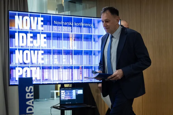 Ljubljana, poslovna stavba Dars.Novinarska konferenca uprave druzbe Dars s predstavitvijo glavnih dosezkov v letu 2024 ter projektov, ki jih nacrtujejo v letosnjem letu.Predsednik uprave druzbe Dars Andrej Ribic.