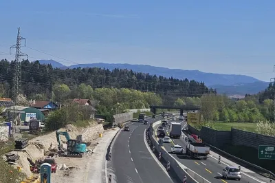 Dela na &scaron;tajerski avtocesti že povzročajo zastoje. Foto: Dars