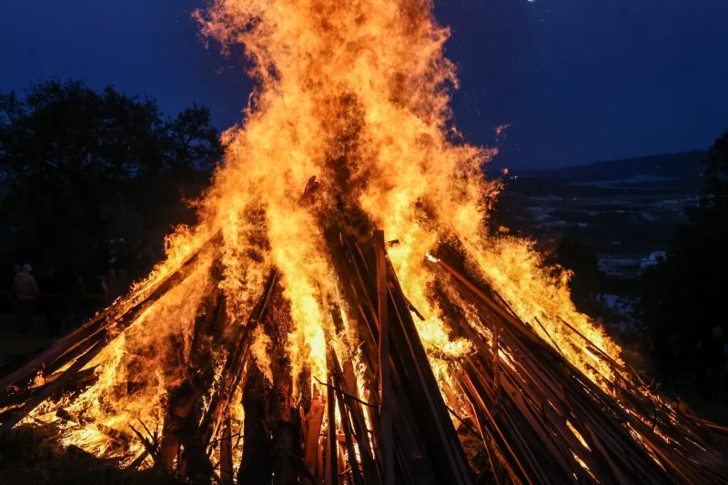Slovenija, Kr&scaron;ko, 30.04.2026, 30. april 2026Kres, kresovanje, Tr&scaron;ka gora, tradicija, prazniki, ogenj, ljudje, zabava, Praznik delaFoto: Goran Rovan/BOBO