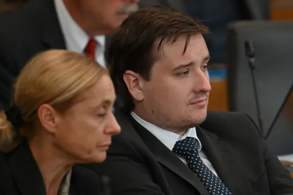 Lenart Žavbi je na ministrico v odhajanju naslovil &scaron;tiri vpra&scaron;anja. Foto: Žiga Živulović Jr./Bobo