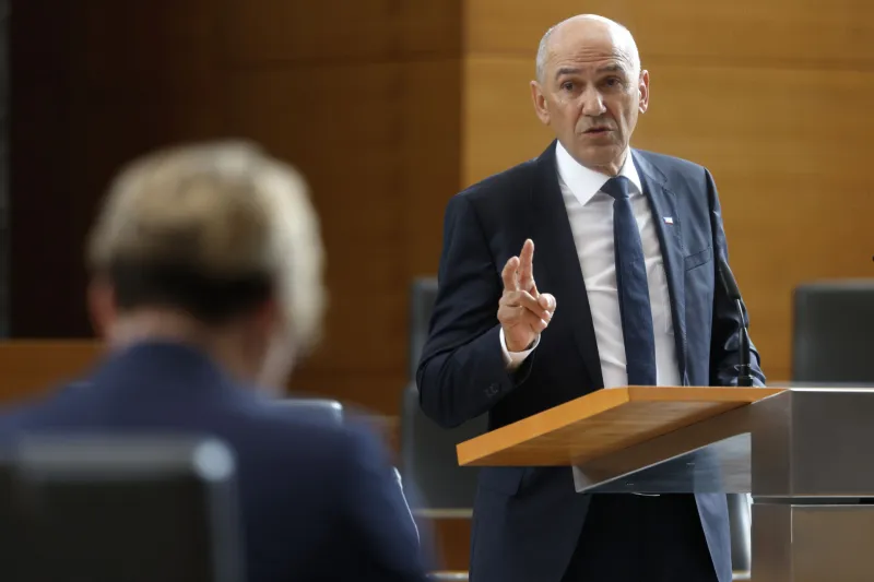 Slovenija, Ljubljana, 22. 5. 2026, 22. maj 2026Izredna seja Državnega zbora, na kateri bodo obravnavali zahtevi skupine poslank in poslancev, da DZ odloči o odločitvi kolegija predsednika DZ, da se novela zakona o parlamentarni preiskavi, politika, Janez Jan&scaron;a,Foto: Borut Živulović/F.A. Bobo