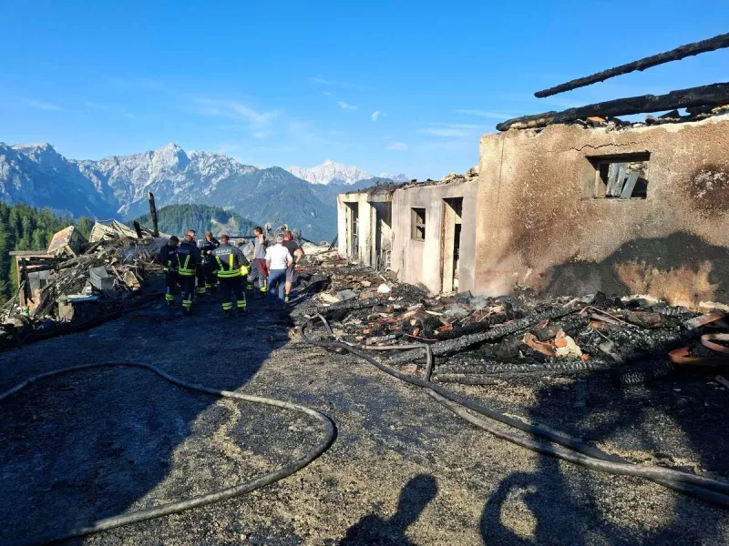 Požar na kmetiji Bukovnik pod Raduho. Foto: Občina Solčava