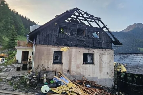 Požar na kmetiji Bukovnik pod Raduho. Foto: Občina Solčava