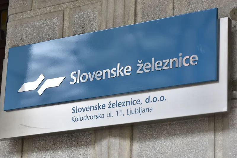Slovenija, Ljubljana, 04.04.2018, 04. april 2018 Detajl, simbol, tabla, Slovenske zelezniceFoto:Ziga Zivulovic jr./Bobo