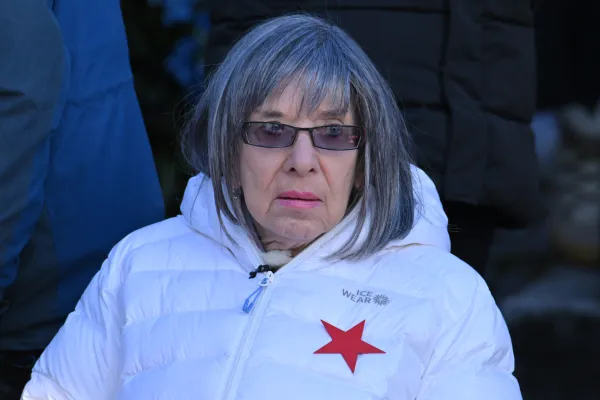 Slovenija, Dražgo&scaron;e, 12.01.2025, 12. januar 2025Osrednja spominska slovesnost Po stezah partizanske Jelovice, 83. obletnica Dražgo&scaron;ke bitke, slavnostna govornica predsednica DZ Ur&scaron;ka Klakočar Zupančič, spomenik, ljudje, zastave, prapor&scaron;čaki, Svetlana MakarovičFoto: Žiga Živulovič jr./Bobo