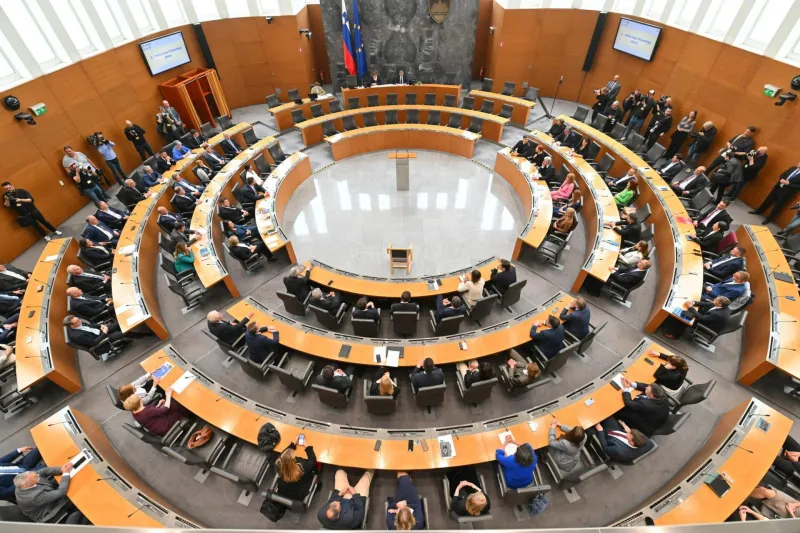 Poslanci nove sestava državnega zbora. Foto: Žiga Živulović jr./BoBo