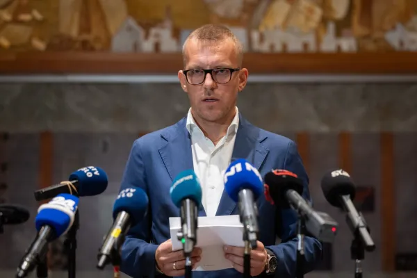 Poslanec Boris Mijič podal izjavo v DZ. Foto: STA