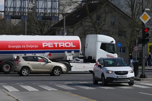 Slovenija, Ljubljana, 12.03.2026, 12. marec 2026Cisterna Petrol, pomanjkanje bencina, vojna na bližnjem vzhodu, gorivo, Foto: Žiga Živulović jr./F.A.Bo