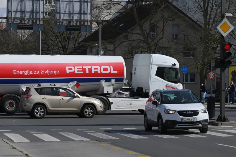 Slovenija, Ljubljana, 12.03.2026, 12. marec 2026Cisterna Petrol, pomanjkanje bencina, vojna na bližnjem vzhodu, gorivo, Foto: Žiga Živulović jr./F.A.Bo