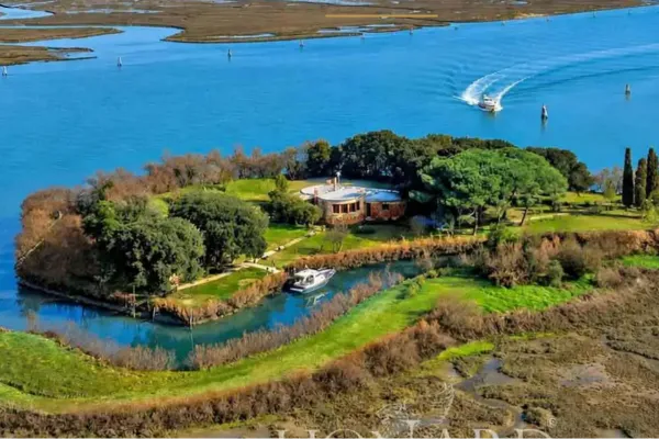 otok, Lionard Luxury Real Estate