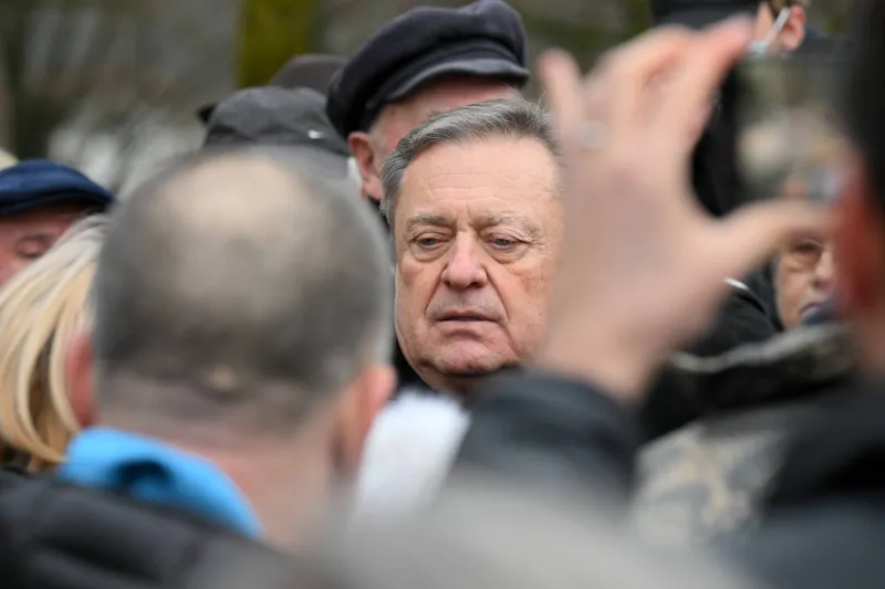Ljubljanski župan Zoran Janković se je januarja tako sestal s stanovalci Bilečanske ulice v &Scaron;tepanjskem naselju. Foto: Žiga Živulović jr./F.A.Bobo