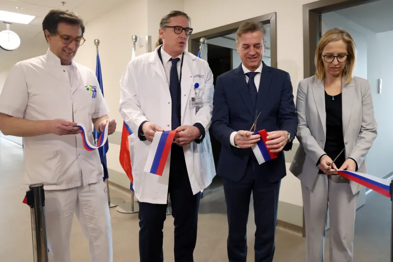 Slovenija, Ljubljana, 17.03.2026, 17. marec 2026.Robert Golob bo skupaj z ministrico za zdravje Valentino Prevolnik Rupel na delovnem obisku v UKC Ljubljana, zdravstvo, politika, Valentina Prevolnik Rupel, Marko Jug, Foto: Marko Vavpotič/F.A.Bobo