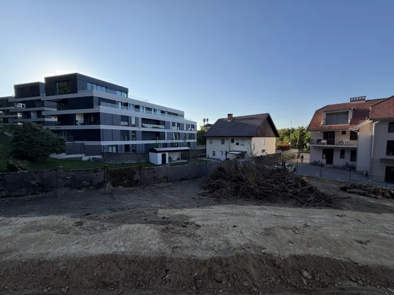 Pod Golovcem bodo gradili kompleks, v katerem bo 18 stanovanj. Foto: Uredni&scaron;tvo
