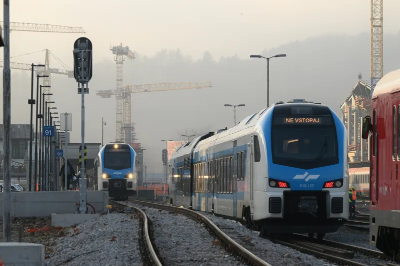 Železni&scaron;kim podjetjem dajejo čas - kaznovanje bodo uvedli leta 2031. Foto:Žiga Živulović jr./F.A.BOBO