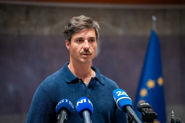 Izjava za medije sokoordinatorja Levice Luke Mesca glede navedb Du&scaron;ana Smodeja o njem. Foto: STA
