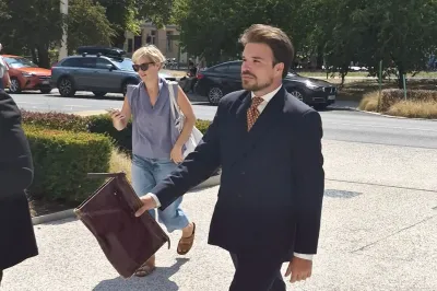 Prihod Dusana Smodeja na predobravnavni narok na ljubljansko okrozno sodisce zaradi obtozb o spolnem nasilju v aferi Fotopub.Foto: STA