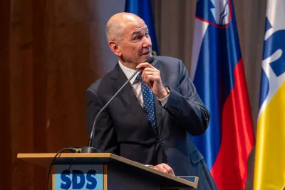 Janez Jan&scaron;a, predsednik SDS