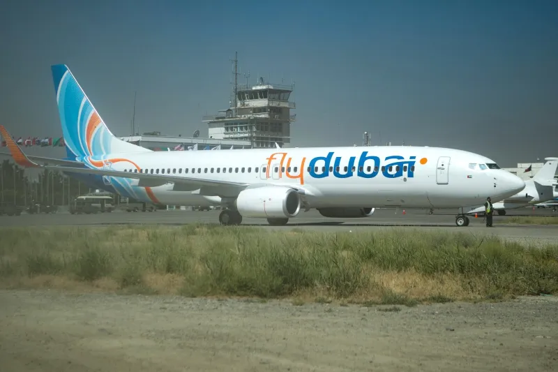Letalo nizkocenovnega letalskega prevoznika Flydubai iz Zdruzenih arabskih emiratov. FOTO: STA